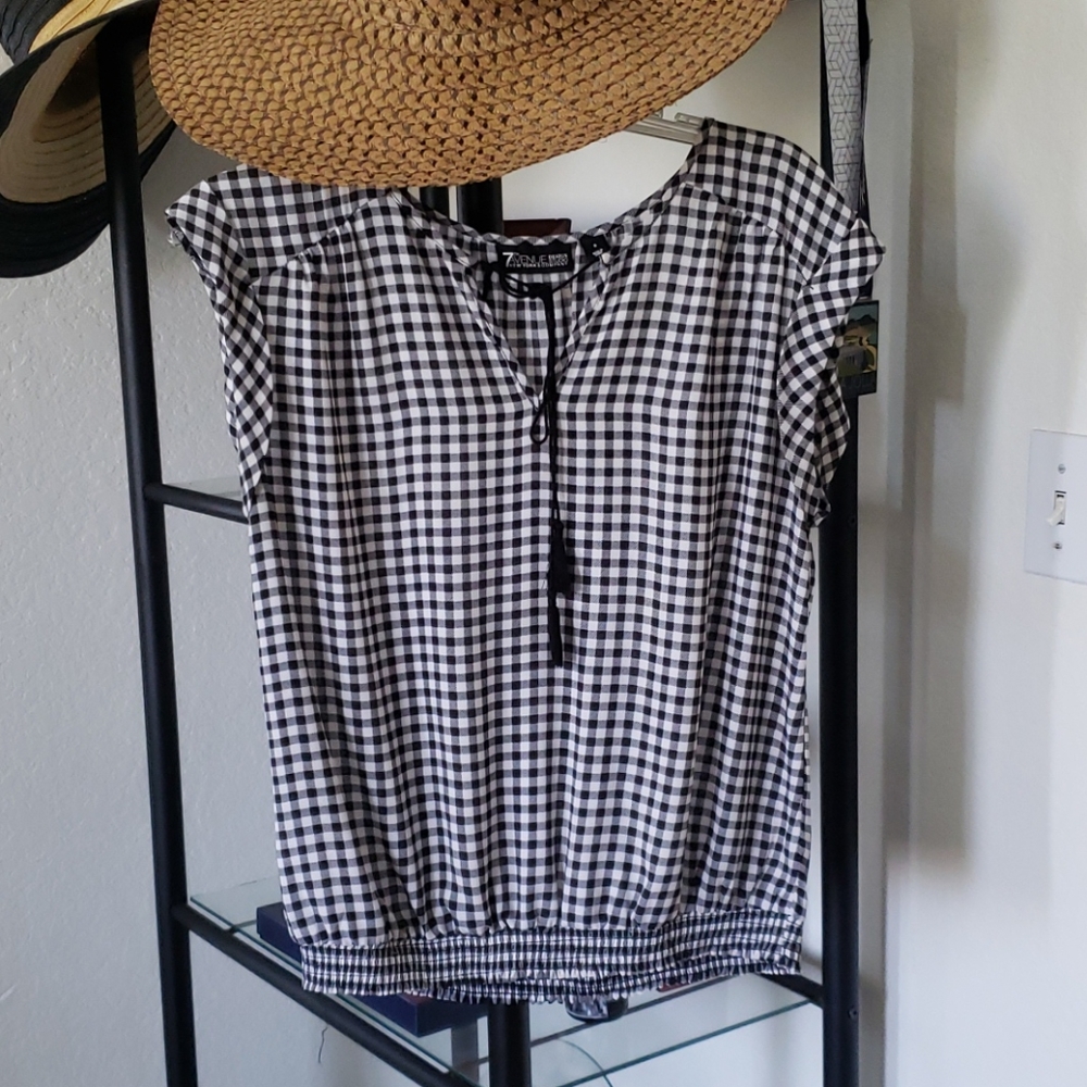 Checkered top